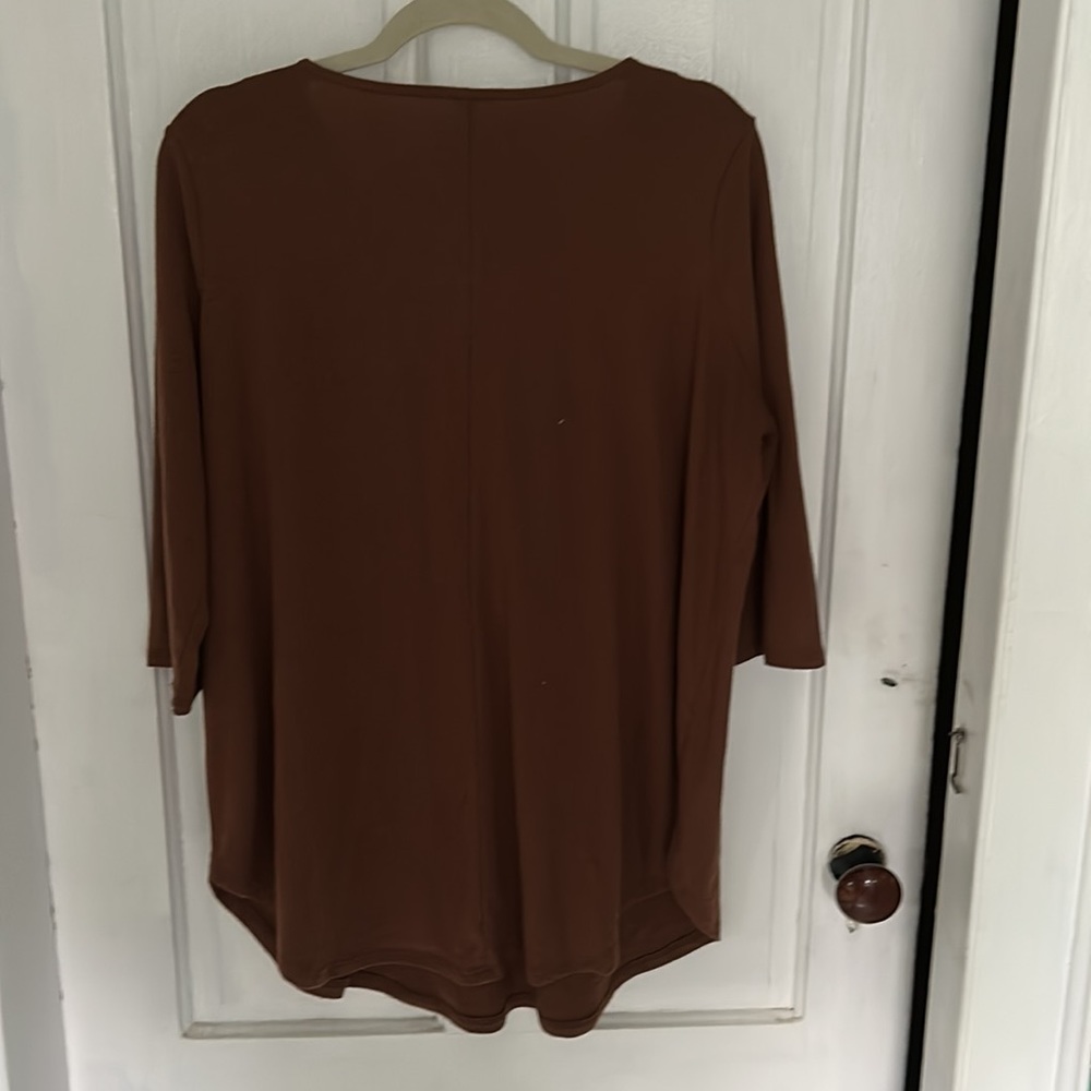 Brown 3/4 length sleeve shirt with 5 mother of pearl buttons on neckline - Picture 3 of 4